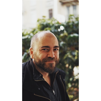 André